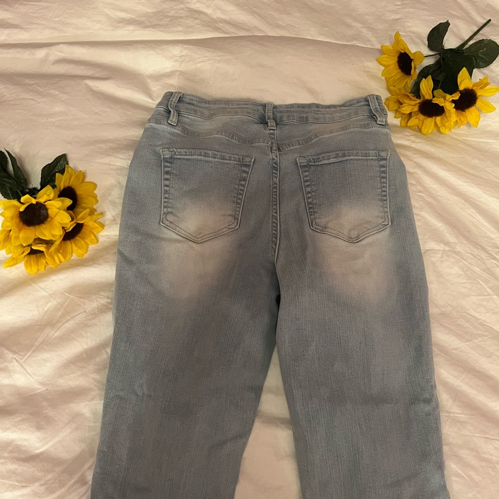 Light Wash Ripped Jeans - Picture 6 of 6